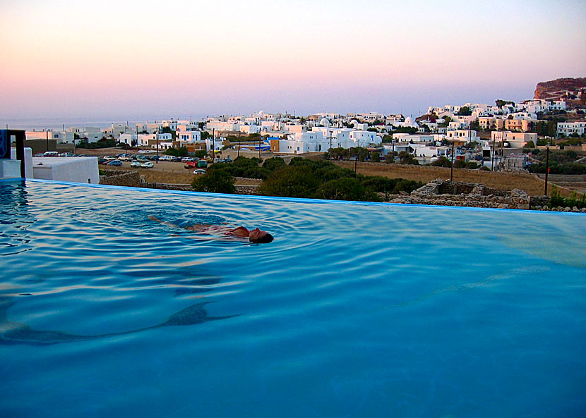 Swimmingpool at Ampelos Resort in Chora, Folegandros.