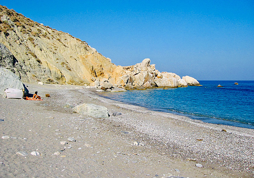 Katergo beach on Folegandros is suitable for those who like to sunbathe and swim naked.