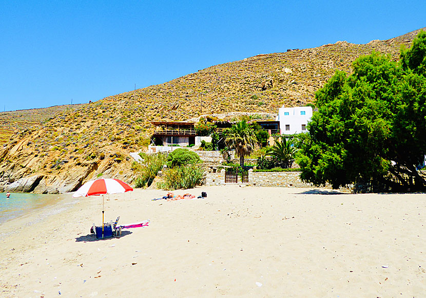 Levrossos Beach Taverna and Levrossos Beach Apartments in Amorgos.