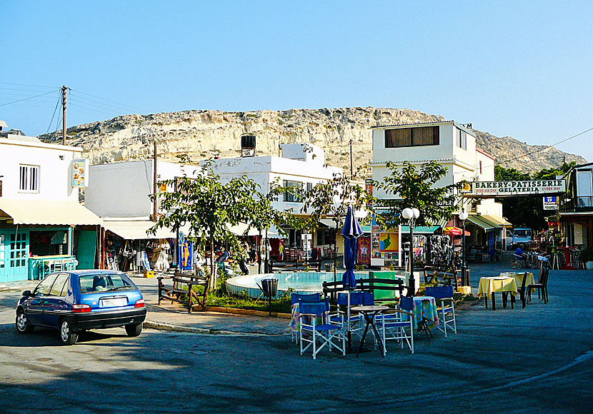 From the square in Matala are many shops, restaurants and Giannis Family Grill House.