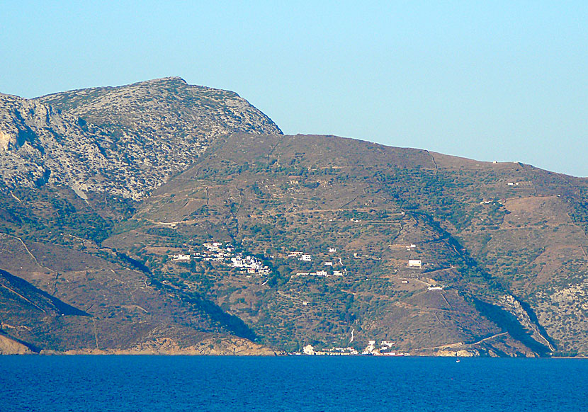 Hike to the village and beach of Chrysomilia on the north of Fourni.