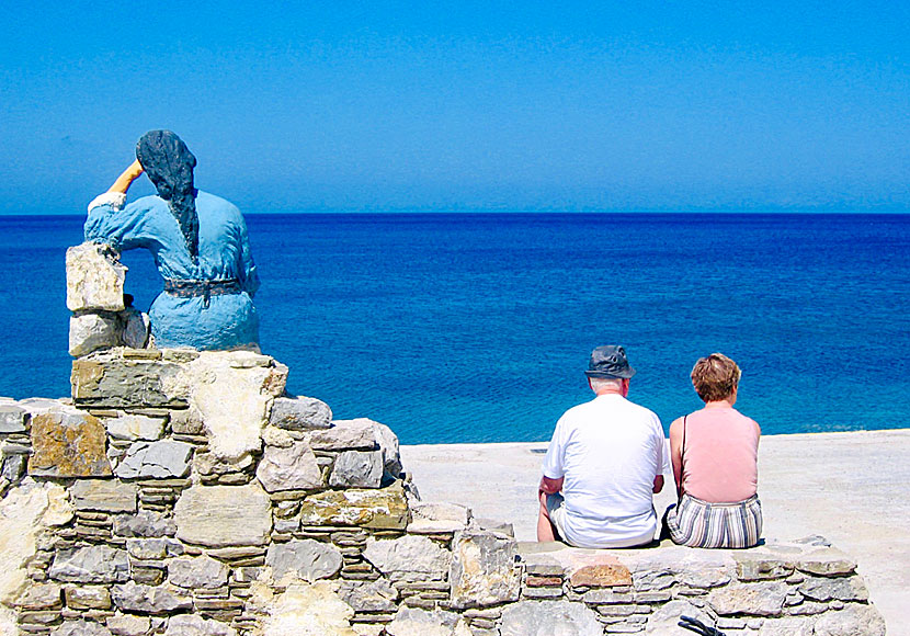 In the port of Diafani there is a statue of an old fishing woman looking sadly out over the sea.