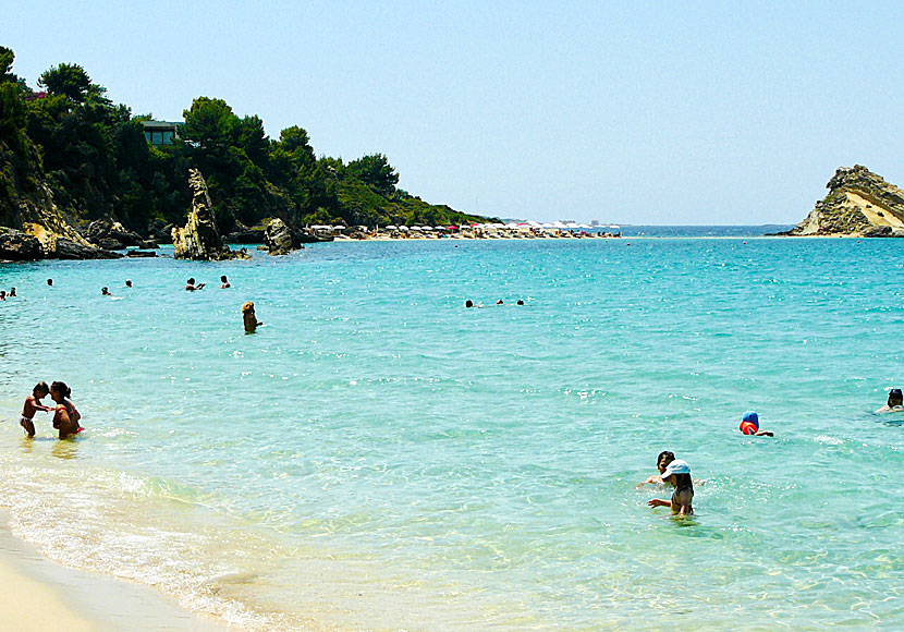 At the far end of Platis Gialos beach there is another beach.