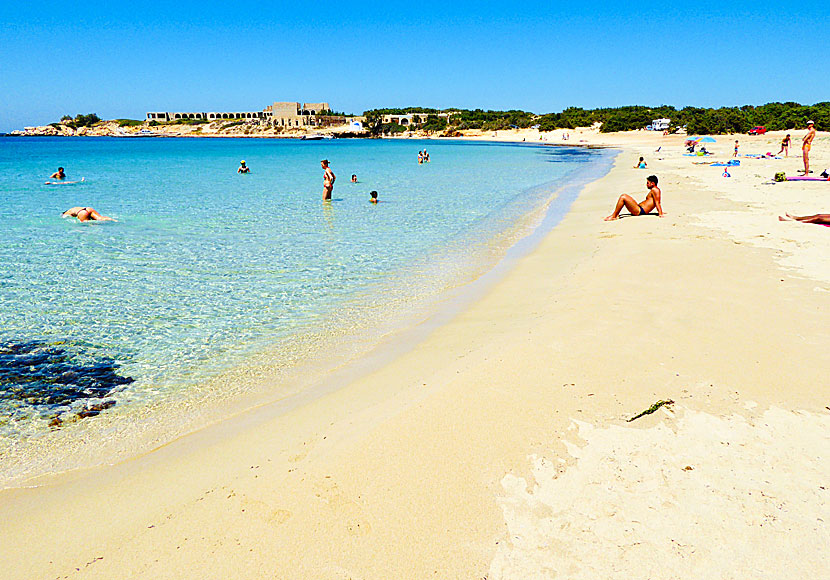 The child-friendly sandy beach Aliko on southwest Naxos.