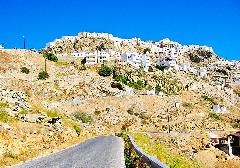 The road that runs between Chora and Livadi on Serifos.