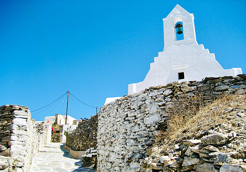 There are many fine churches in Kastro – Chora.