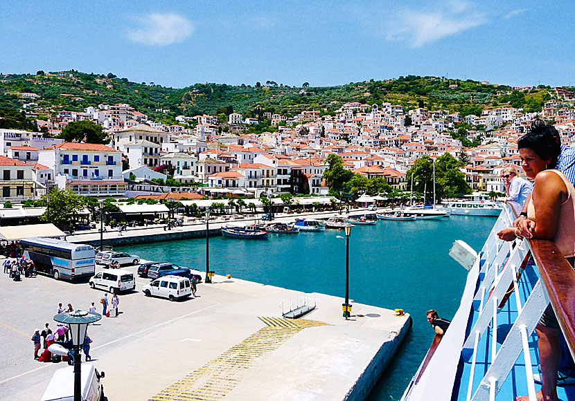 From the port in Skopelos town there are boats to Skiathos, Skyros and Alonissos.