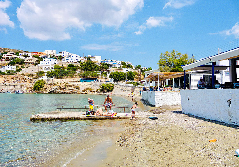 Good hotels, restaurants and tavernas at Vari beach on Syros.