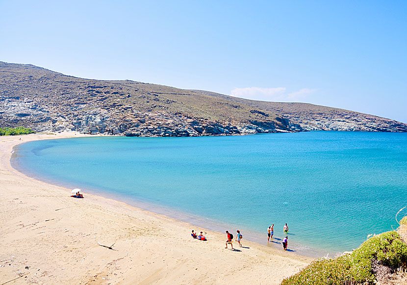 The beaches of Agios Romanos, Kalivia, Giannaki and Lichnaftia are not as nice as Tinos best beach: Kolymbithra.