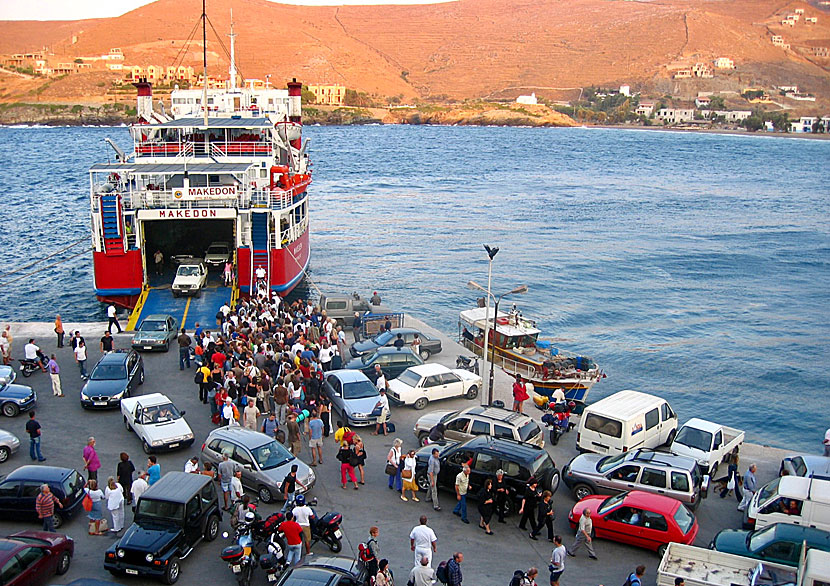 From the port of Korissia on Kea there are ferries to Lavrio on the mainland and to the island of Kithnos in the Cyclades.