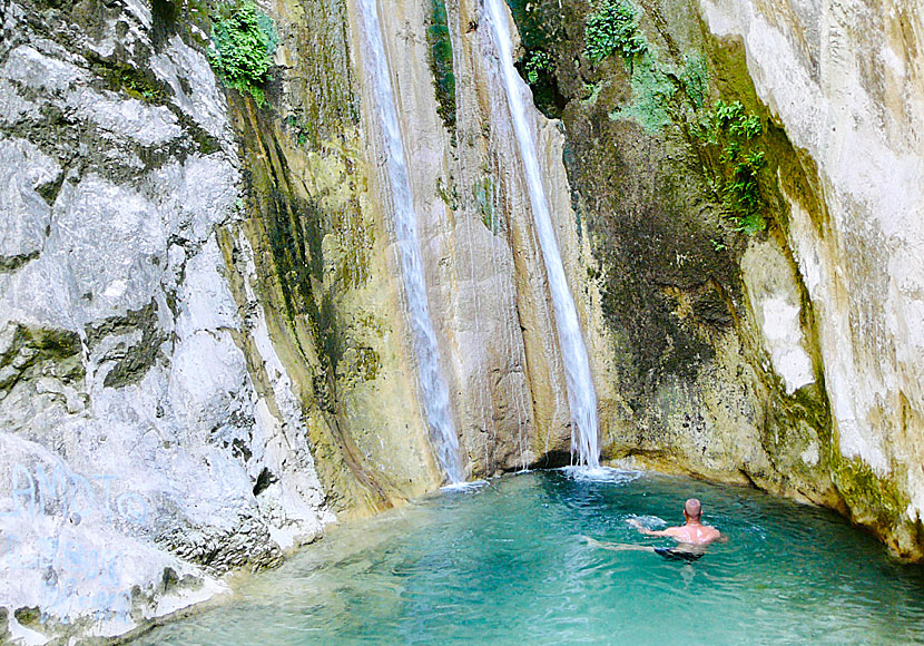 The waterfall on Lefkada is about three kilometers northwest of Nidri. 