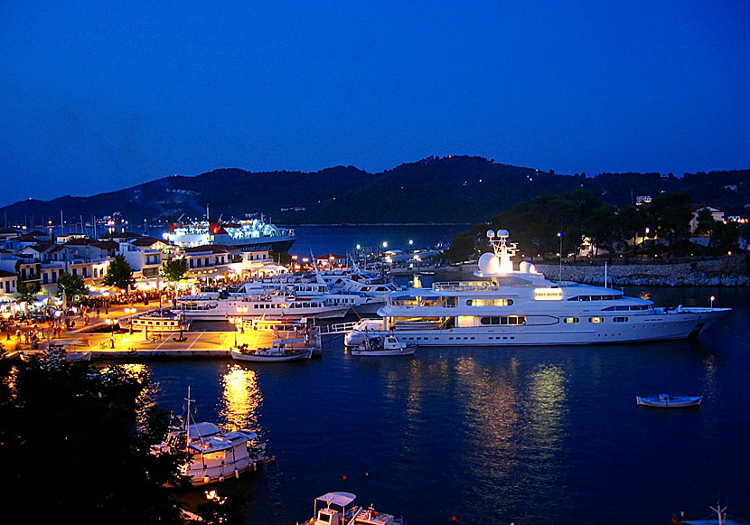 Restaurants at the small port in Skiathos town at night. 