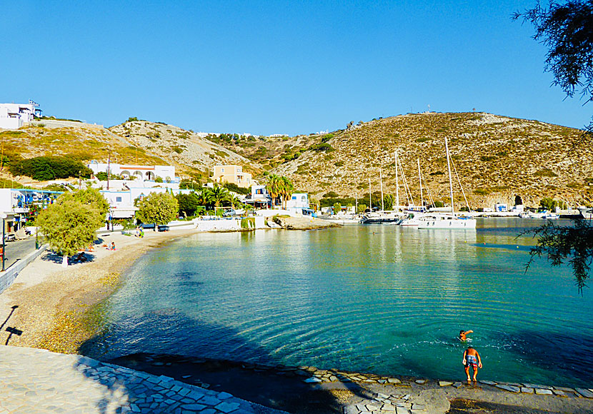 The beach in the port is the best beach in Agathonissi.