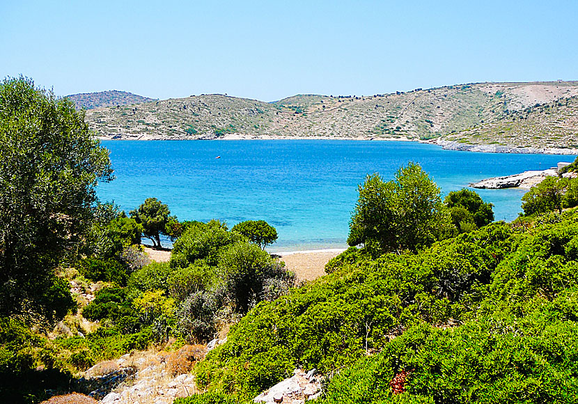 Vathi Pigadi beach is east of Megalo Chorio on Agathonissi.