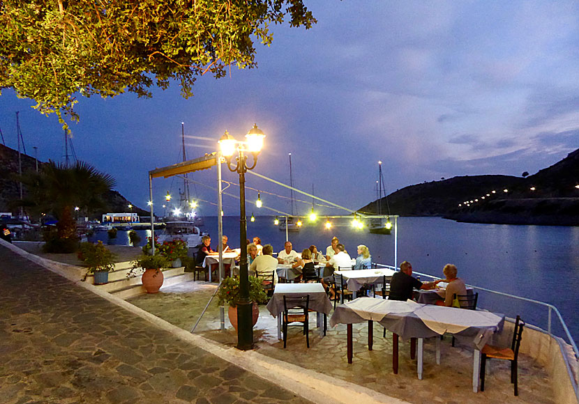 Restaurat Glaros in the port of Agathonissi.