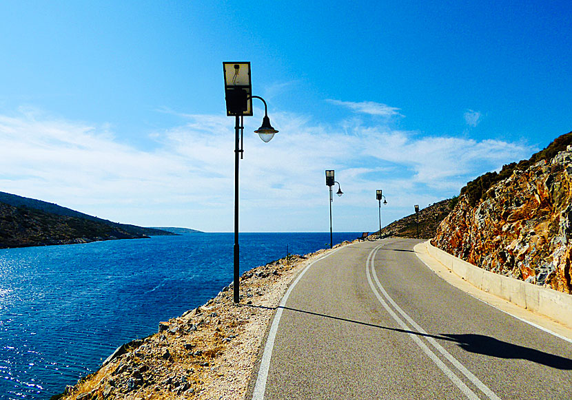 The lampposts along the roads on Agathonissi are powered by solar cells.