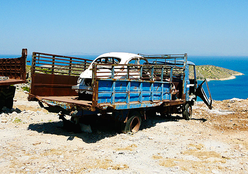 At Agathonissi there is a Volkswagen Beetle which is a vintage car.