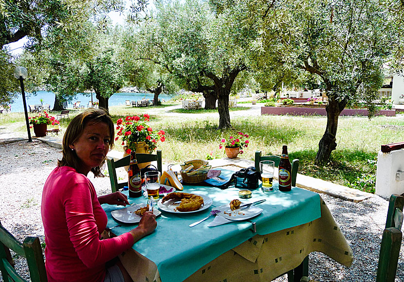 Don't miss eating cheese pie at Restaurant Eleonas on Leftos Gialos beach in Alonissos.