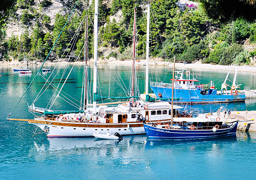 The excursion boat Gorgona in the port of Patitiri.