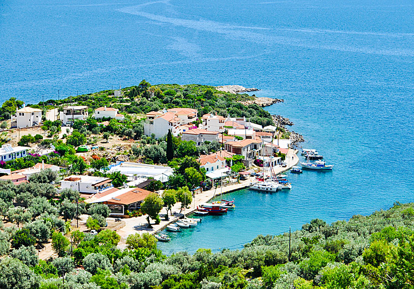 From Steni Vala it is about 10 kilometers to Patitiri, and about 5 kilometers to Agios Dimitrios beach.