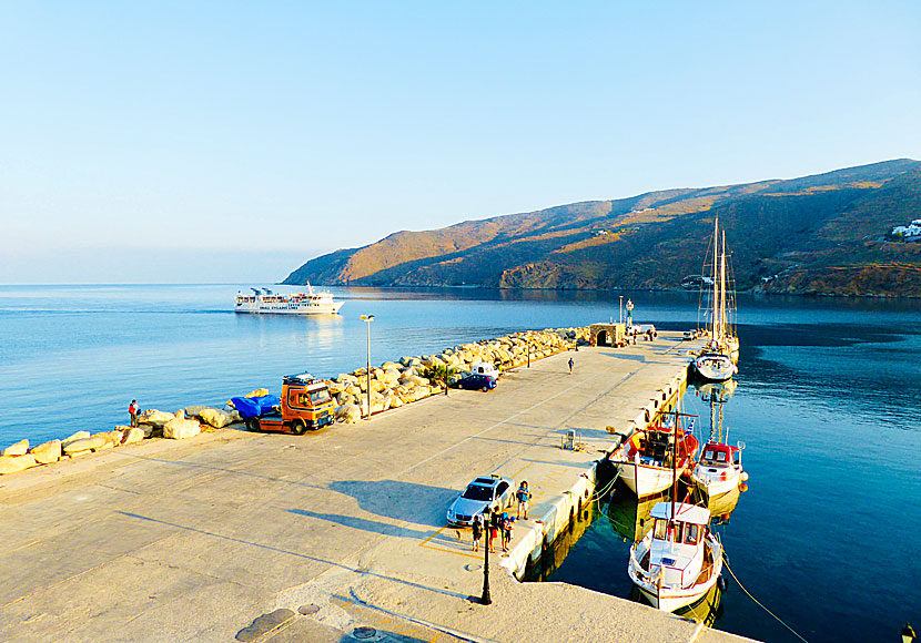 Express Skopelitis on the way to the port of Aegiali in Amorgos.