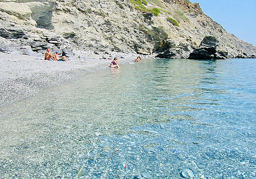 There is no shade and there are no sunbeds or umbrellas to rent on Mouros beach.