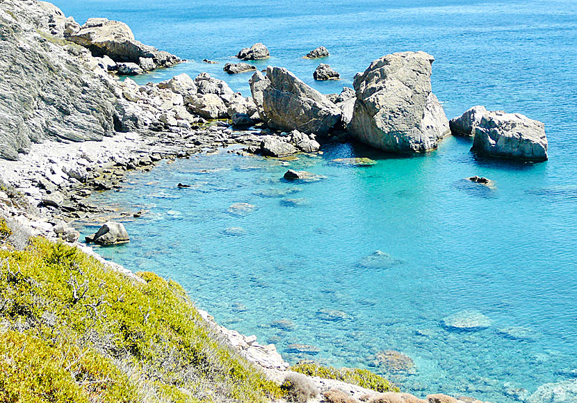 Amoudi beach on Amorgos is suitable for those who enjoy diving and snorkelling.