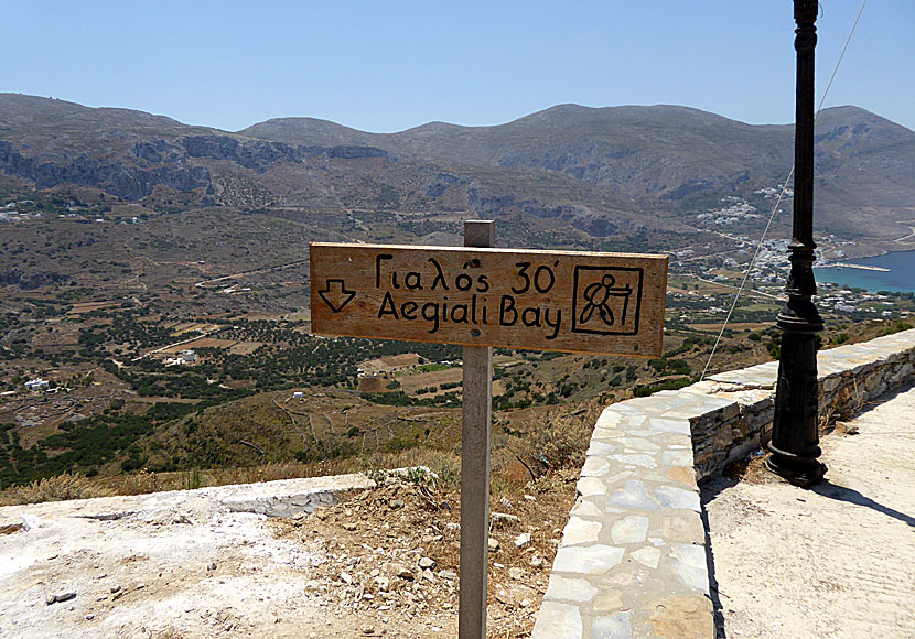 The hike between Tholaria and Aegiali on Amorgos takes about 30 minutes.
