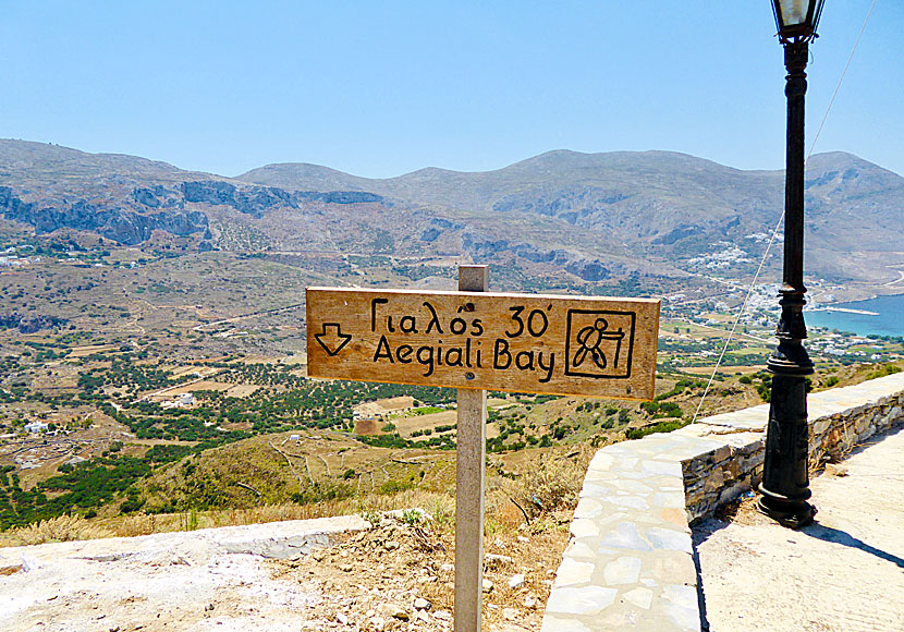 The hike between Tholaria and Aegiali on Amorgos takes about 30 minutes.