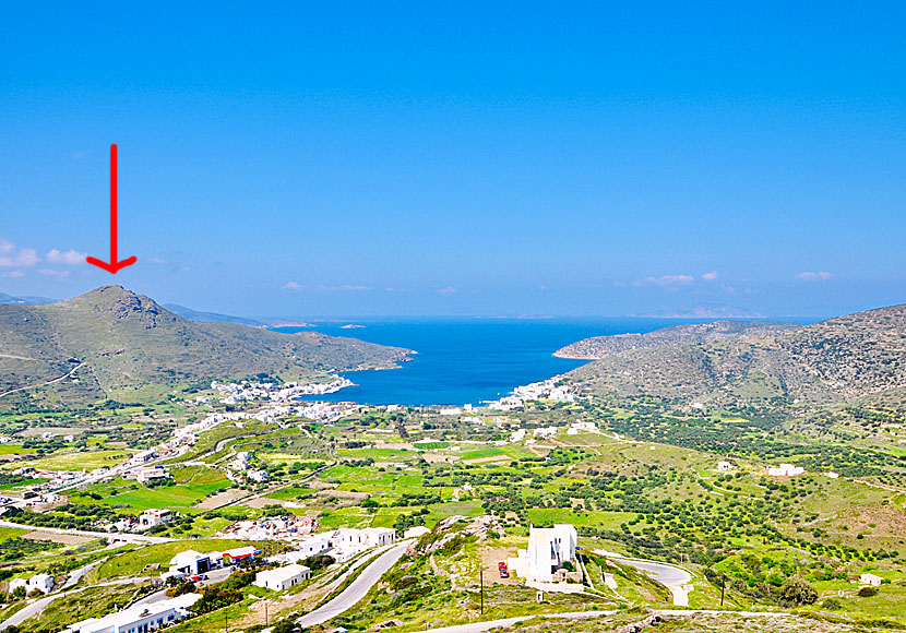 Minoa is located above Katapola in Amorgos.