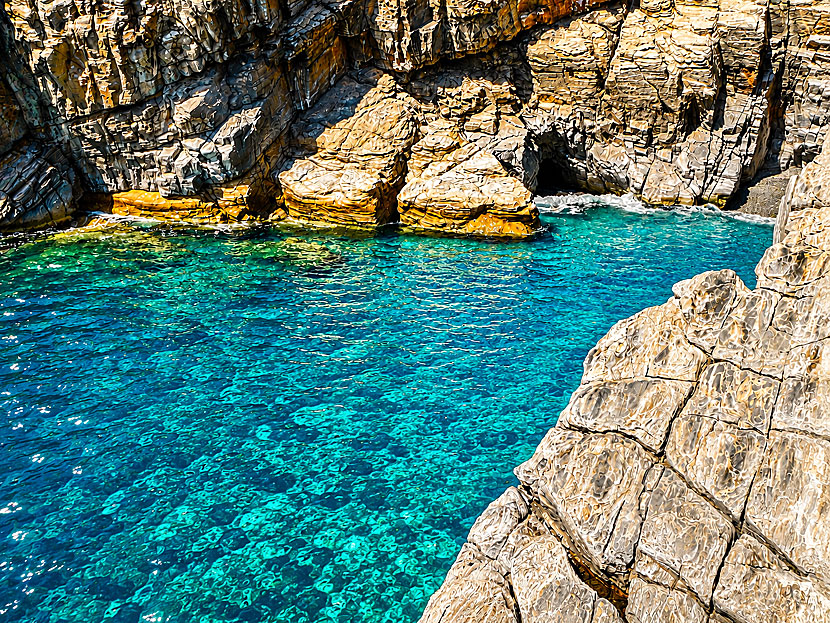 Mouros is the best beach on Amorgos for those who want to snorkel.