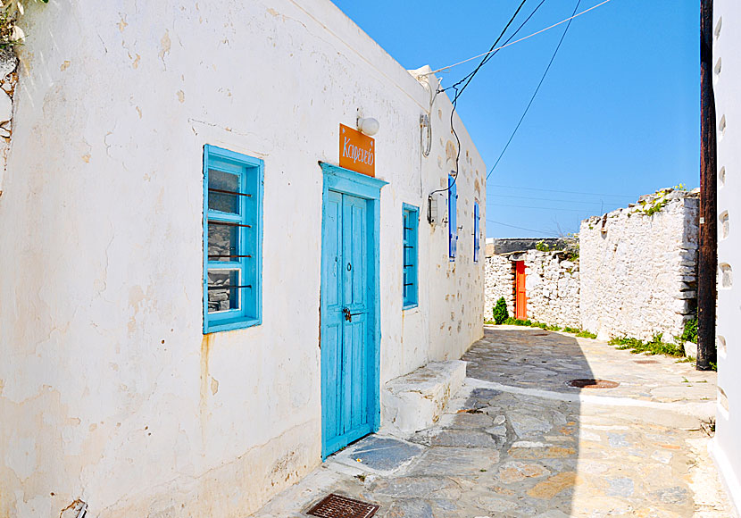 Kafenión in the village of Vroutsi on Amorgos.