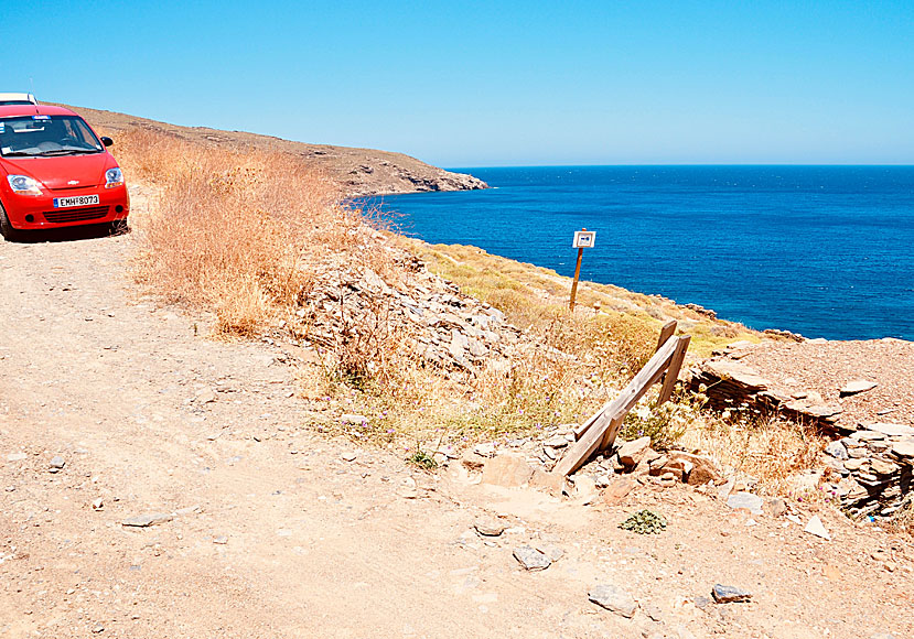 The parking area above Tis Grias to Pidima beach on Andros.