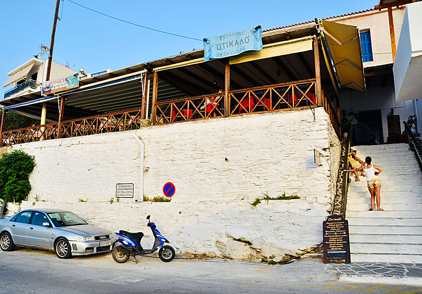 Taverna Oti Kalo in Batsi on Andros.