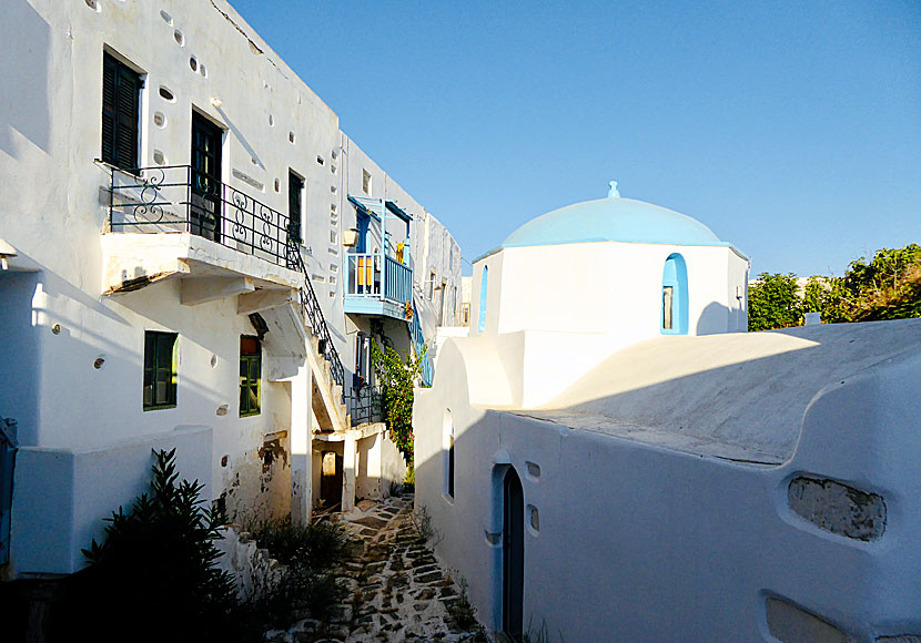 Kastro on Antiparos is one of the few Kastro in Greece that is inhabited.