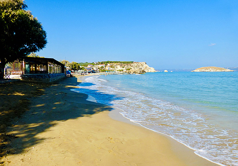 The child-friendly sandy beach in Almyrida near Chania in Crete.
