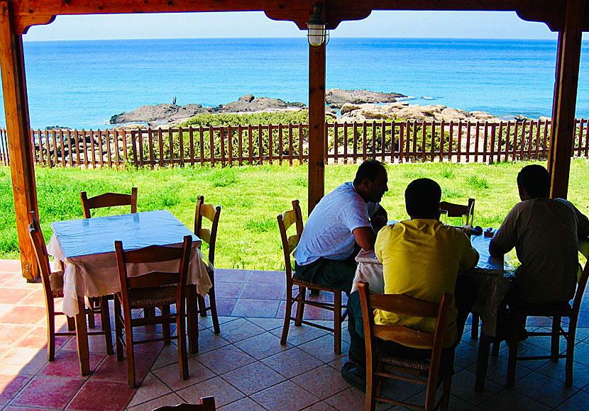 Restaurants and tavernas in Falassarna. Crete.