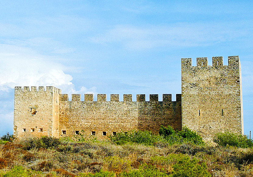 Frangokastello has a rectangular shape with a defensive tower at each corner.
