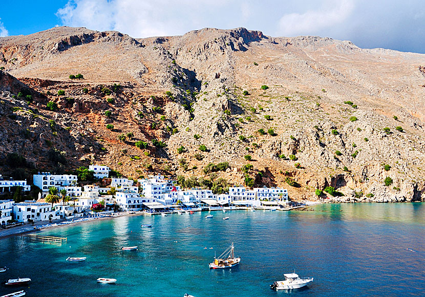 Hike between Loutro and Sweetwater beach.