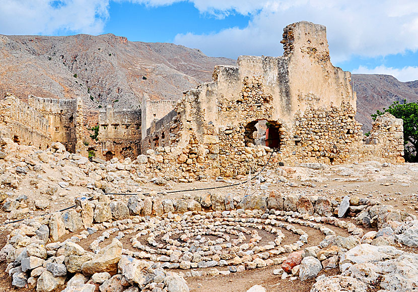 The Turkish fort above Loutro dates from the 19th century.