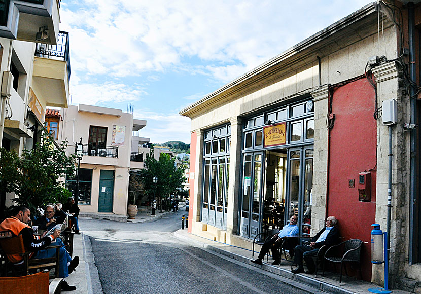 Archanes on Crete is a genuine village where Greek everyday life dominates.