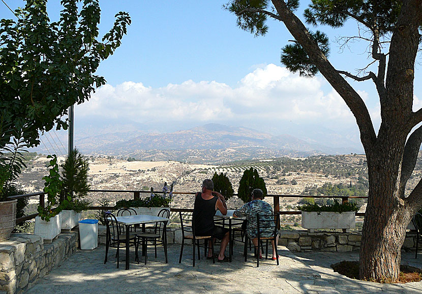 Above Phaistos in Crete lies a cafe with beautiful view.