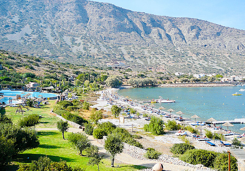 Hotel with pool and private sandy beach in Elounda on Crete.