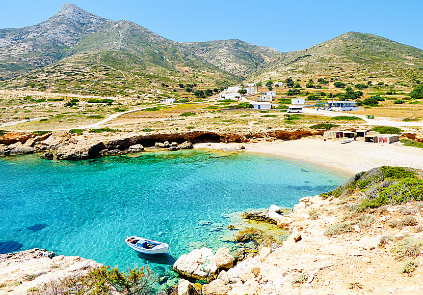 The beach, the village, the bus and the taverna of Kalotaritissa on Donoussa.