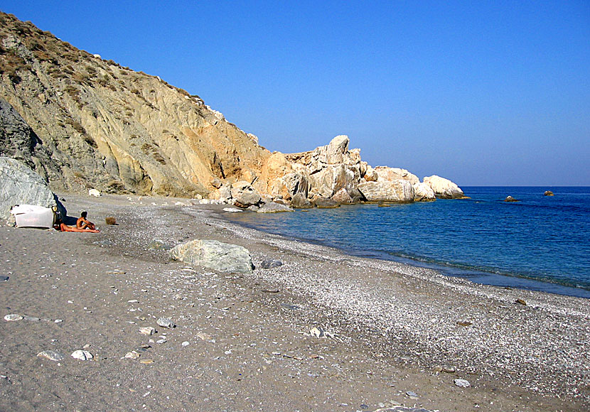 Katergo beach on Folegandros is suitable for those who like to sunbathe and swim naked.