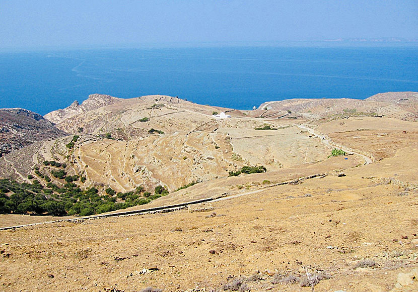 The landscape at Folegandros is barren and treeless, but oh so beautiful and inviting for trekking.