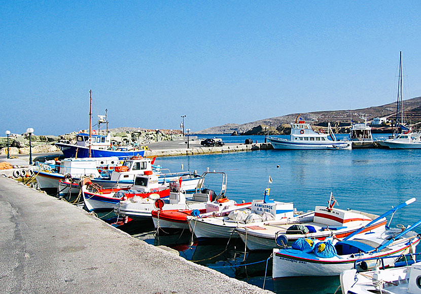 The port of Karavostasi on Folegandros.