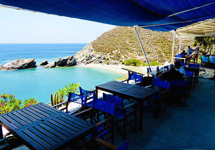 Taverna Papalagi above Agios Nikolaos beach on Folegandros.
