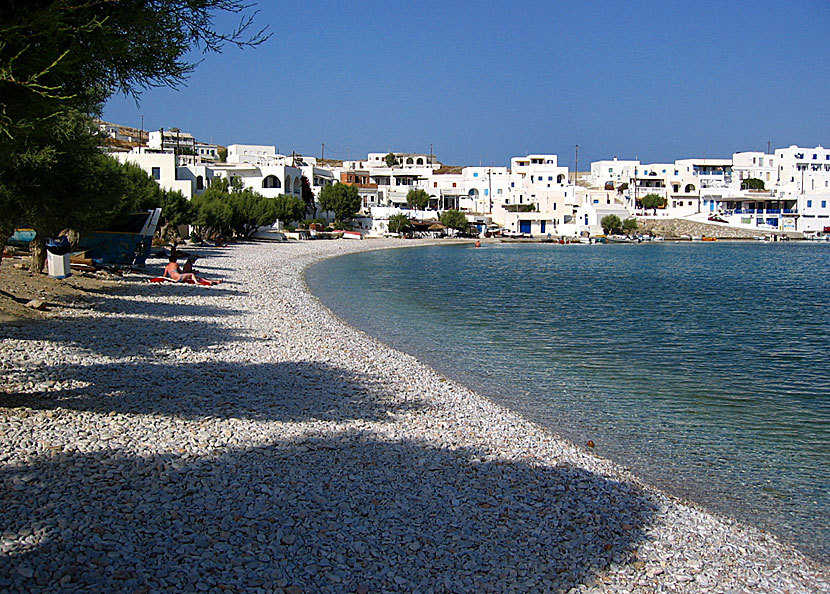 The best beaches on Folegandros. Karavostasi port beach. 