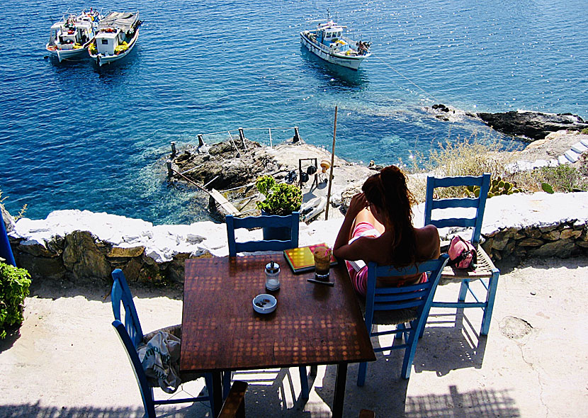 Restautant Papalagi above Agios Nikolaos beach on Folegandros.